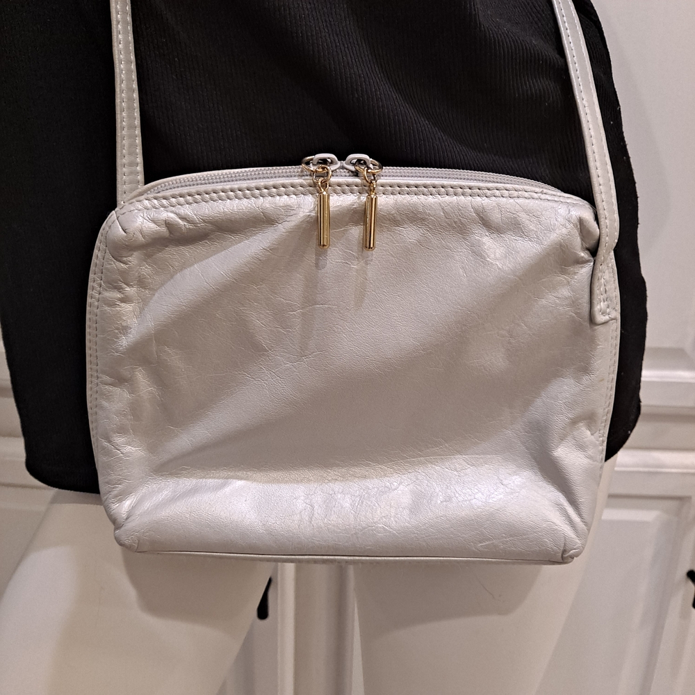 Diamicci Elegant Silver Leather Vintage Crossbody Bag